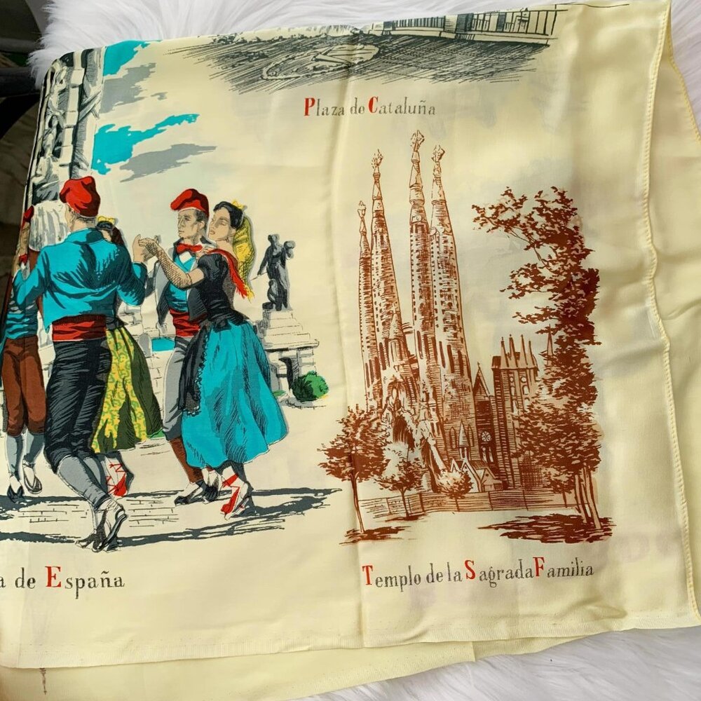 NWOT Vintage Souvenir Scarf Memories of Barcelona Sagrada Familia Cathedral 30” - Picture 5 of 6